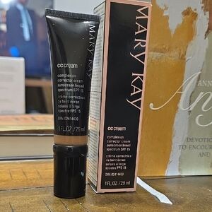 Mary Kay CC Cream with SPF 15 in Black and Pink